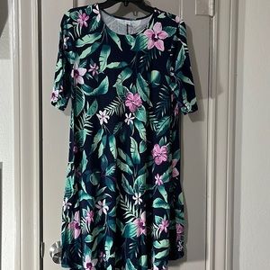 Floral & Flowy - quart sleeve dress - Old Navy